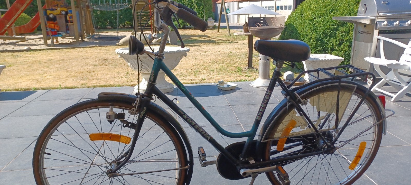 twee retro fietsen, Enlèvement