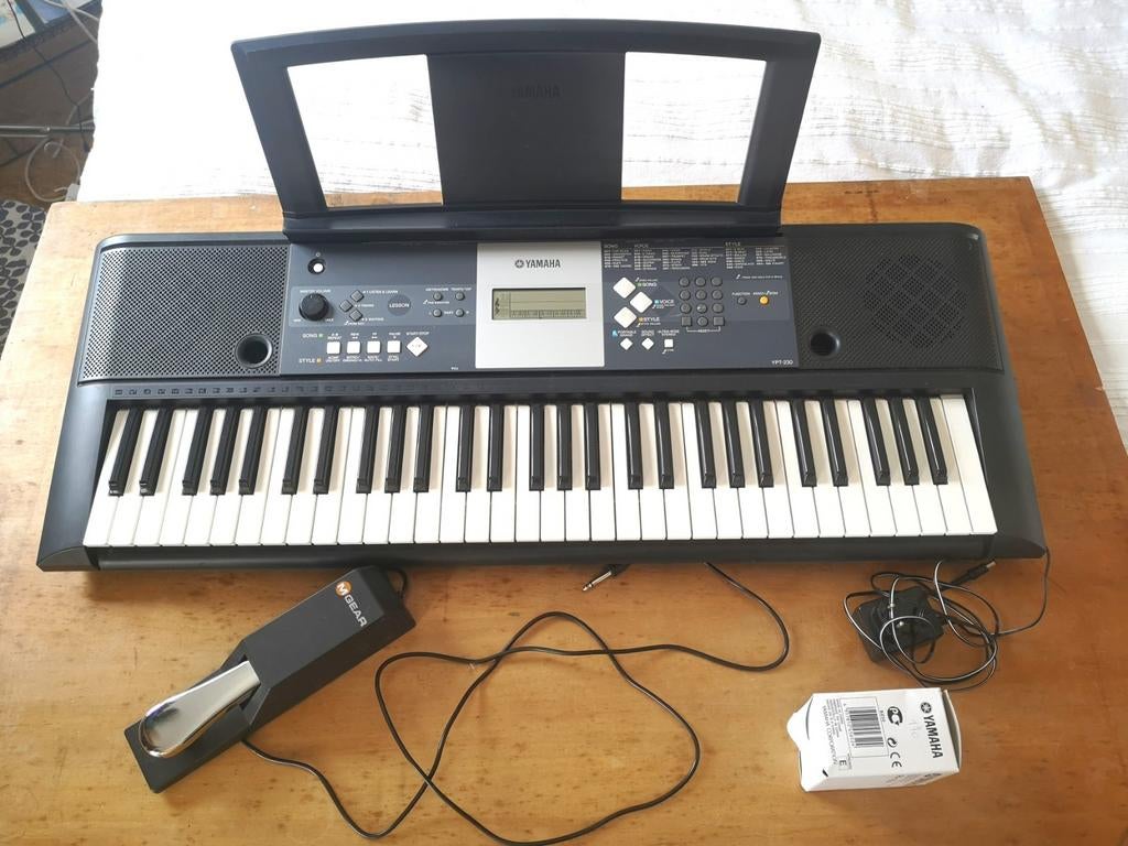 YAMAHA KEYBOARD,  YPT-230, Musique & Instruments, Enlèvement, Yamaha