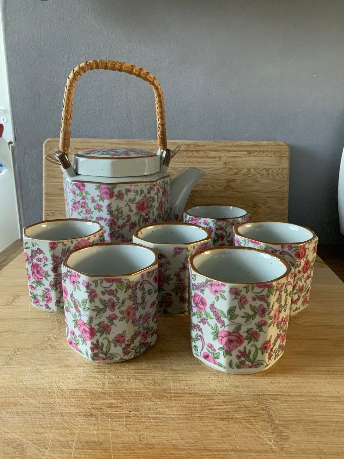 Theepot en 6 kopjes met bloemmotief, Huis en Inrichting, Ophalen, Nieuw, Overige typen