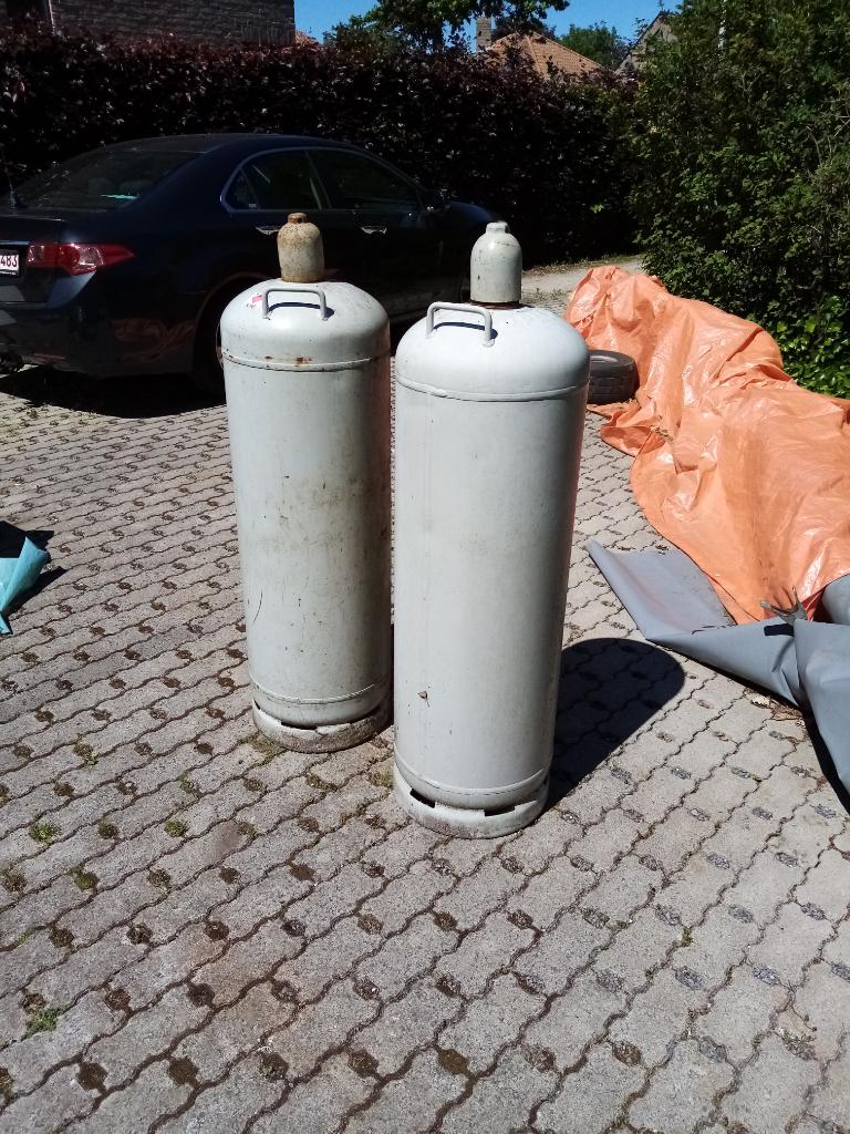 2 lege gasflessen butaan, Enlèvement, Utilisé, Propagaz shell