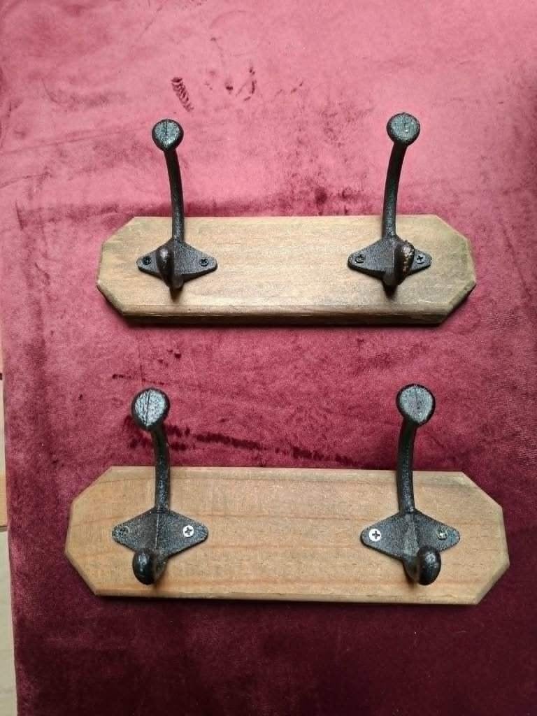 Duo kapstok op houten plank (2 stuks), Huis en Inrichting, Woonaccessoires | Kapstokken, Gebruikt, Wandkapstok, Minder dan 100 cm