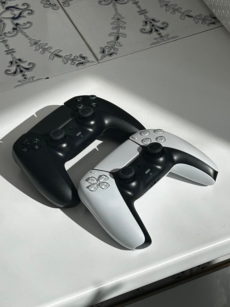 Lot 2 manette PS5, Enlèvement, Comme neuf, Playstation 5 Digital