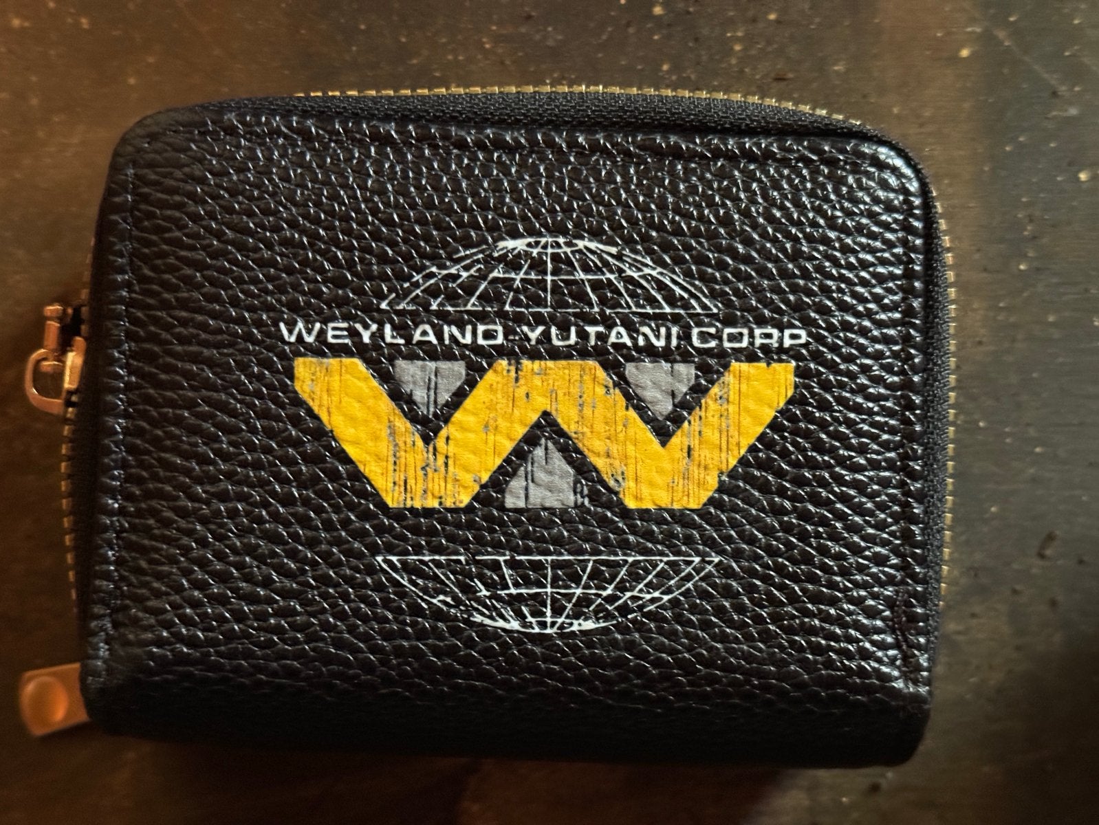 Alien - Alien Earth - Weyland-Yutani portefeuille, Collections, Cinéma & Télévision, Enlèvement ou Envoi, Neuf, Ustensile