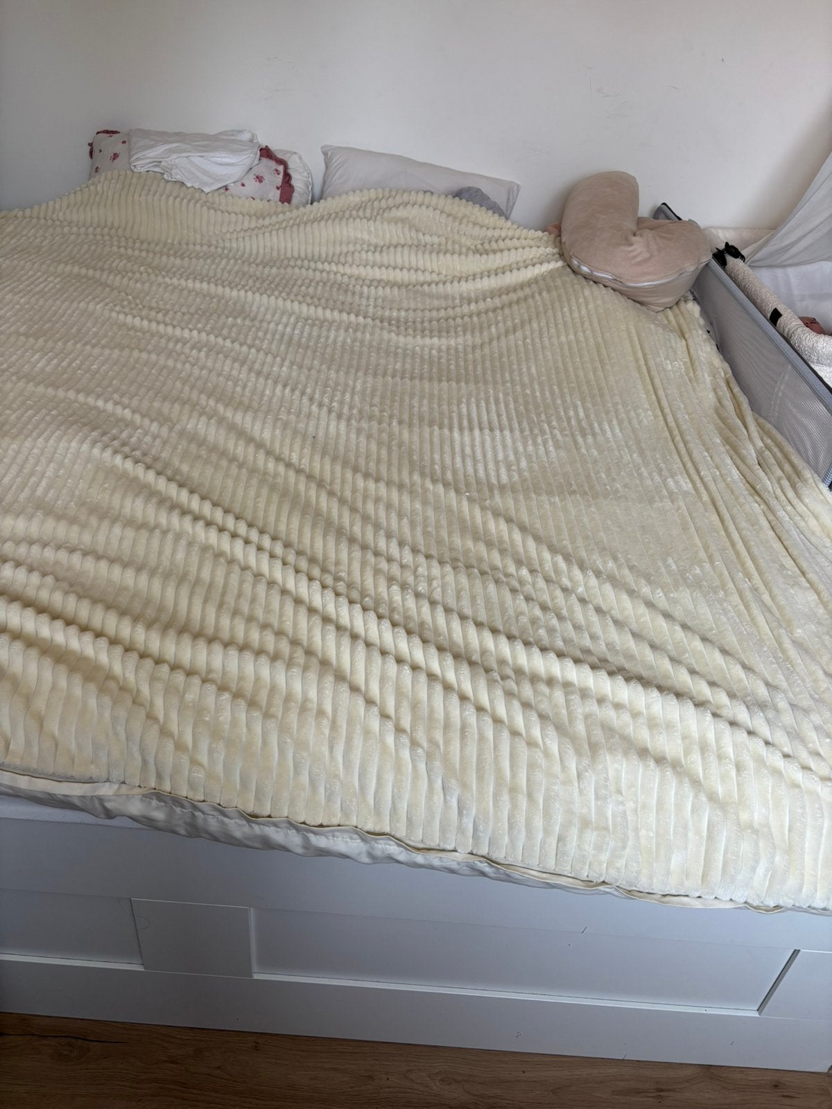 Bed brimnes met ånneland matras 180x200, Comme neuf, Enlèvement, 180 cm, 200 cm
