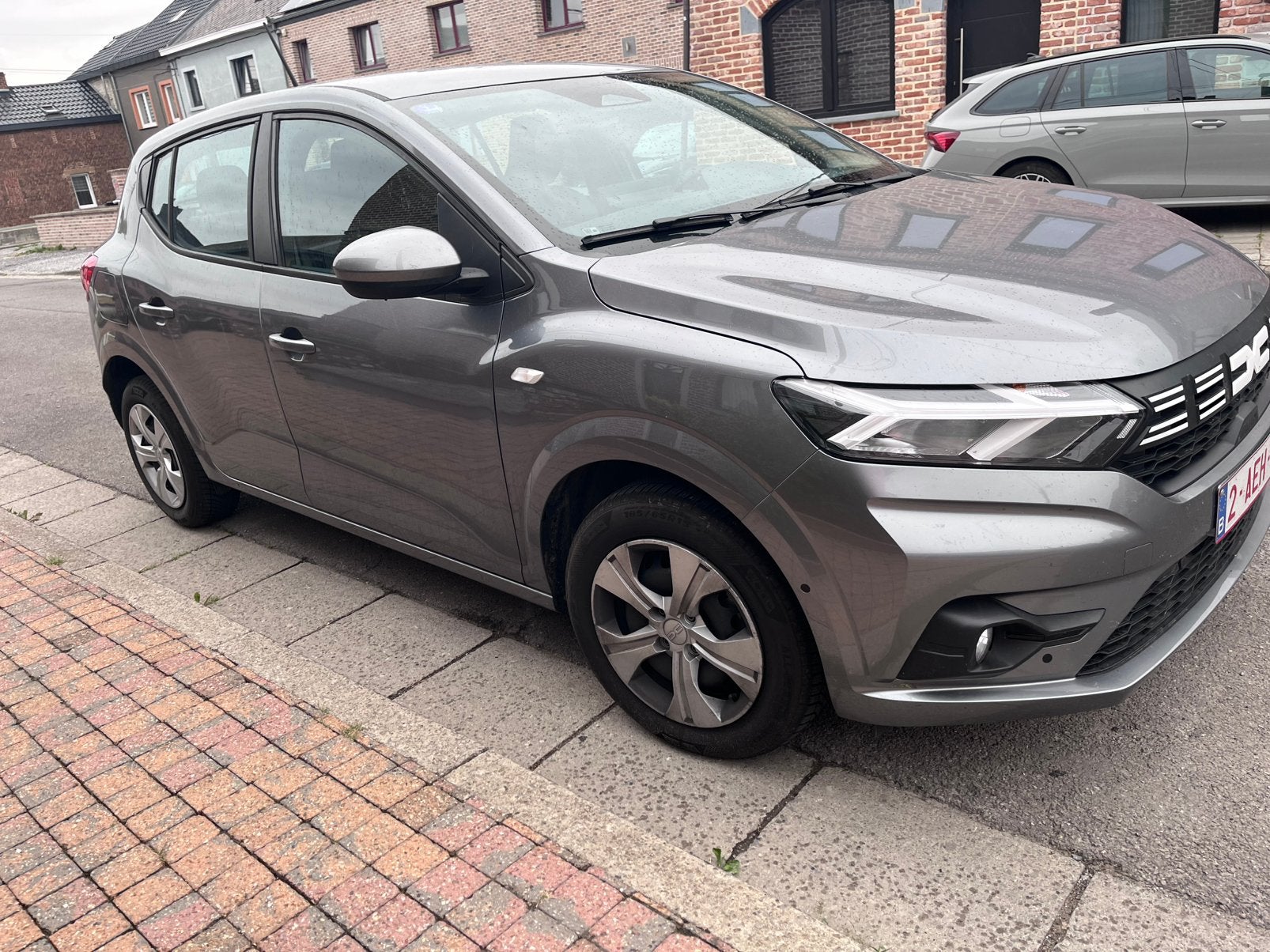 Dacia sandero, 1.0 TCE expression garantie jusque avril 2027, Autos, Dacia, Argent ou Gris, Achat, Boîte manuelle, Noir