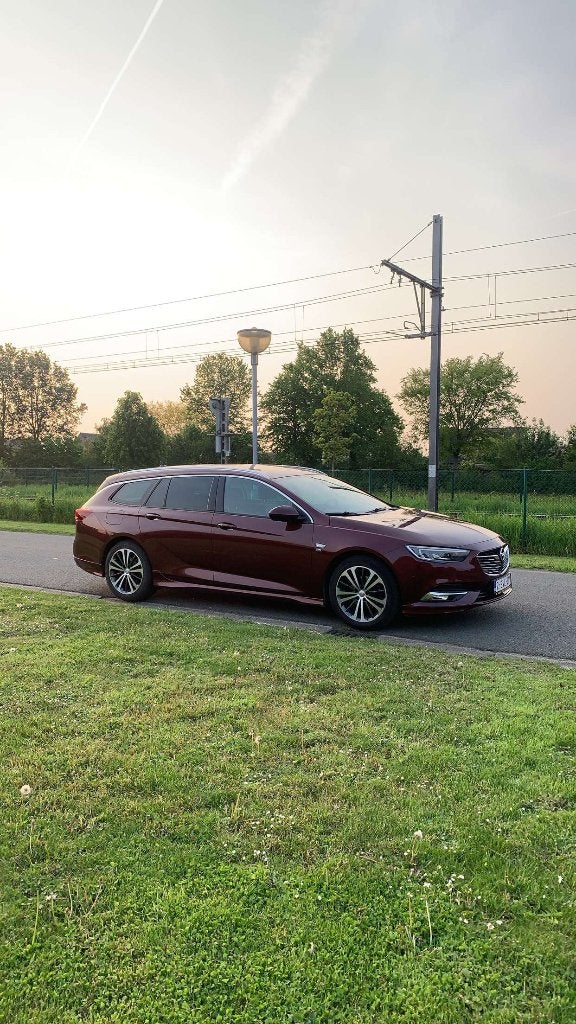 Opel insignia sports tourer, Auto's, Opel, Zwart, Overige kleuren, 5 deurs, Particulier