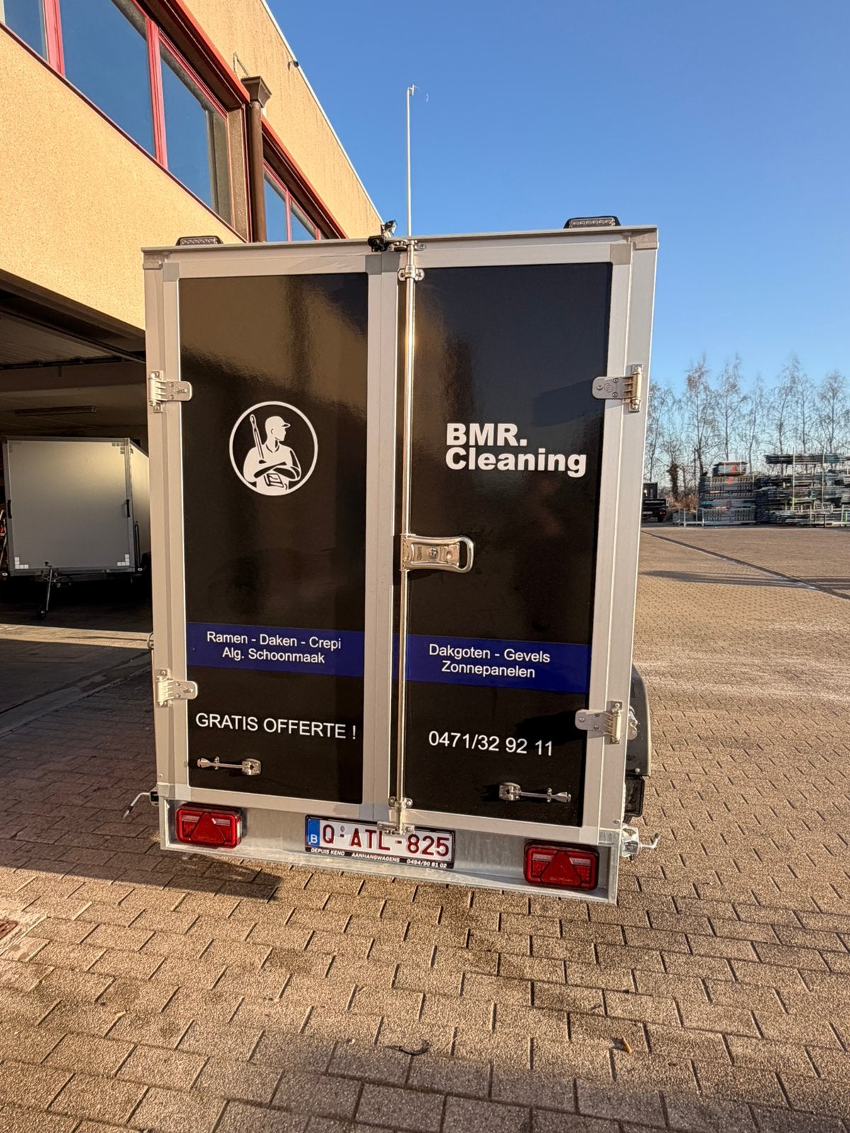 SARIS GESLOTEN TRAILER 2.8T, Ophalen, Gebruikt