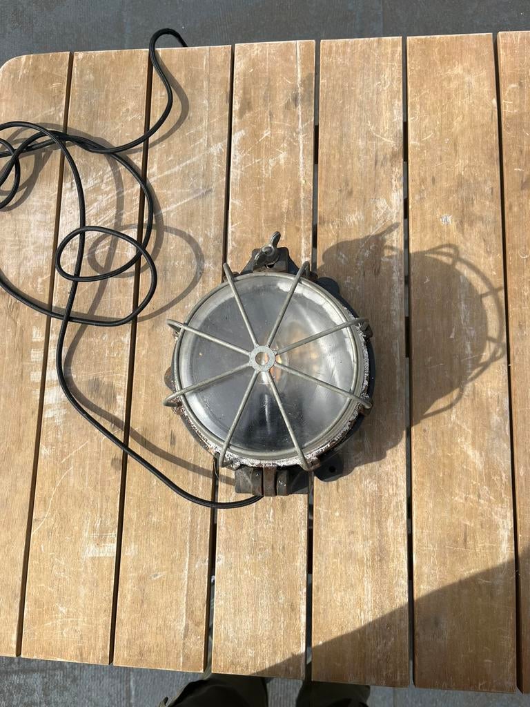 Scheepslamp, Ophalen