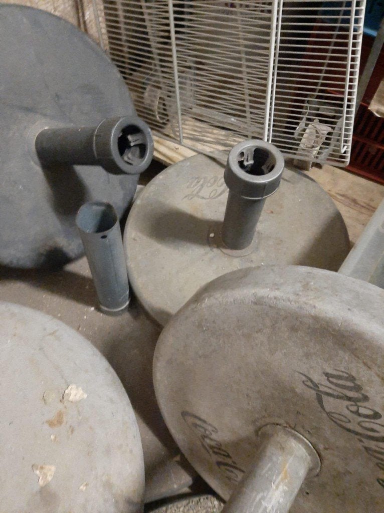 Lot de peid de parasol en bétons, Enlèvement, Utilisé