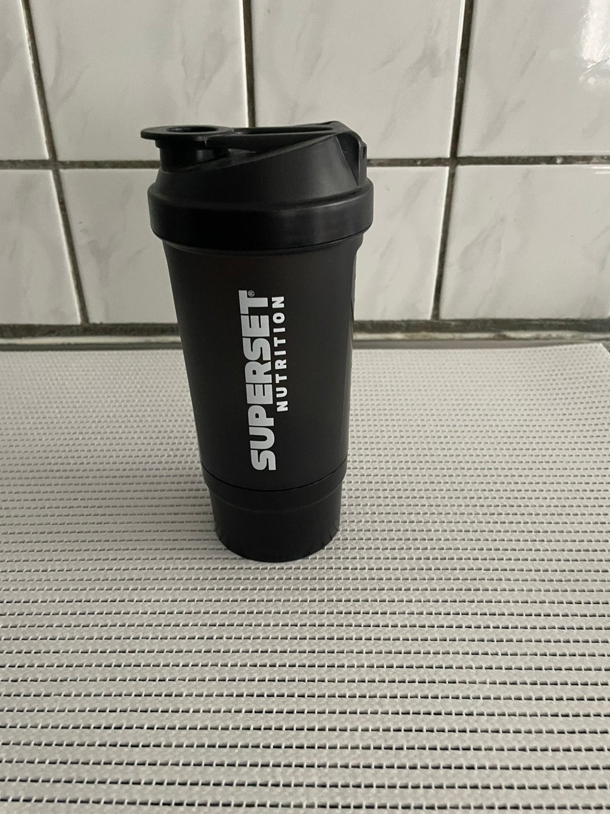 Shaker, Enlèvement, Neuf