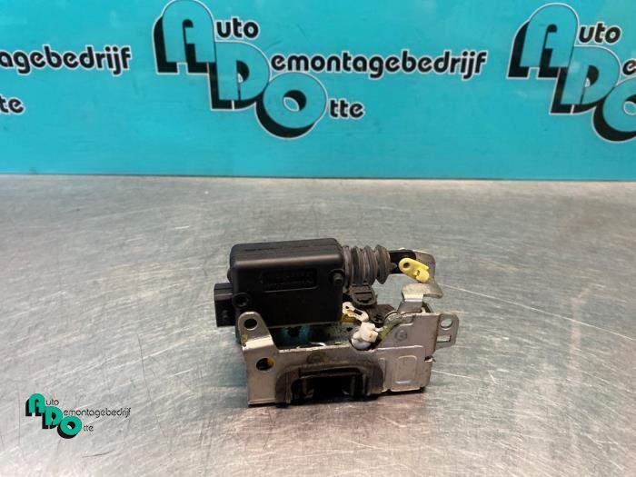 Deurslot Mechaniek 4Deurs rechts-voor van een Dacia Sandero, Auto-onderdelen, Carrosserie, Dacia, Gebruikt, -, -
