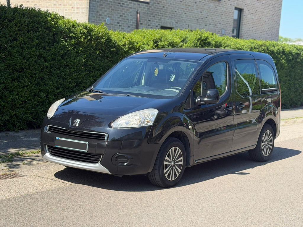 Peugeot partner 2013 1.6 benzine Met rose formulier, Auto's, Particulier, Benzine, Te koop