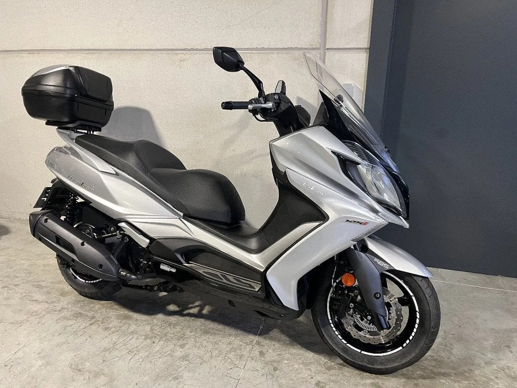 Kymco Downtown 125 Exclusive met topcase (bj 2020), Motoren, Motoren | Overige merken, Scooter, Kymco, Bedrijf, 125 cc