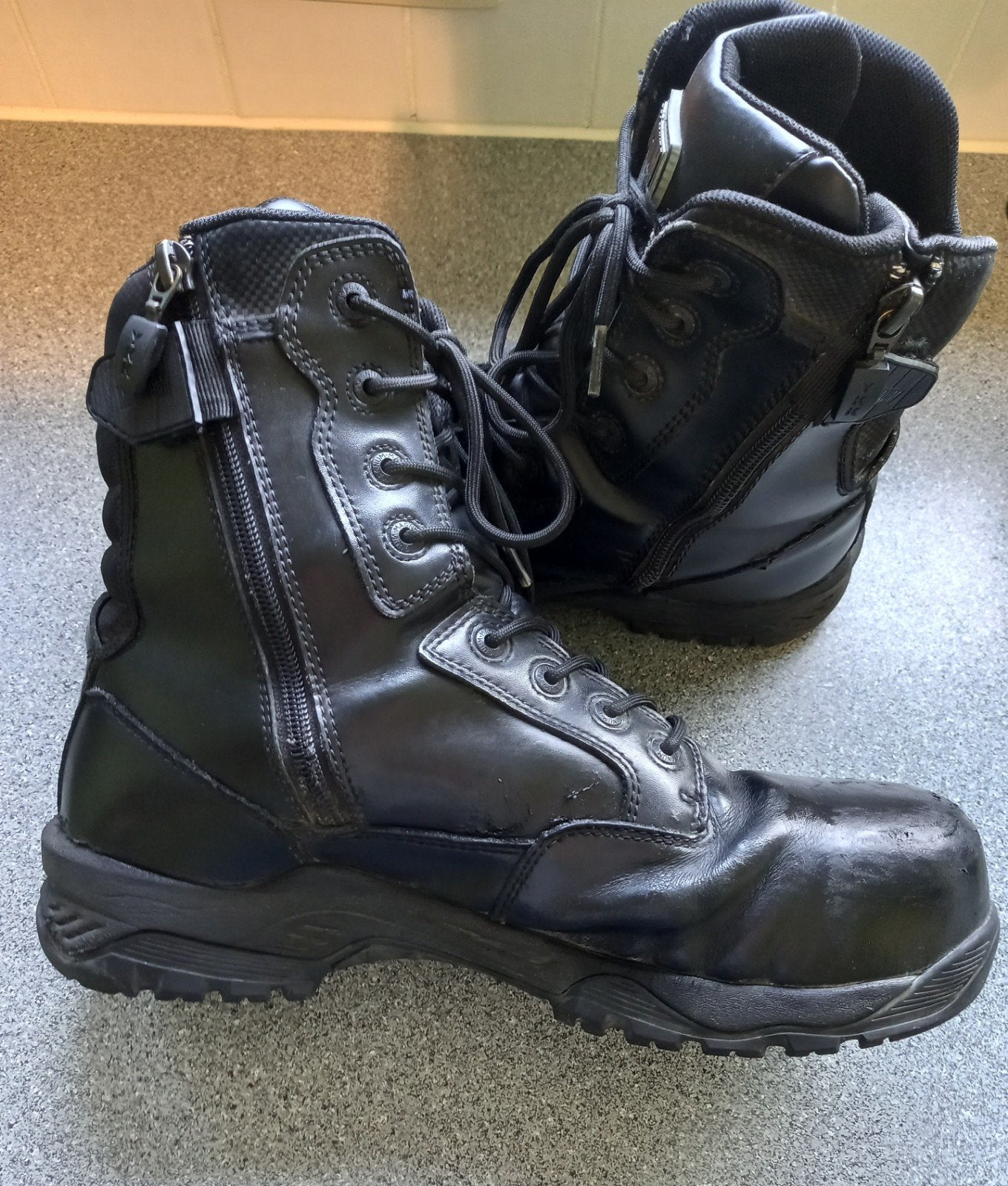 Bottines hoge Magnum, Vêtements | Hommes, Enlèvement, Magnum, Porté, Noir