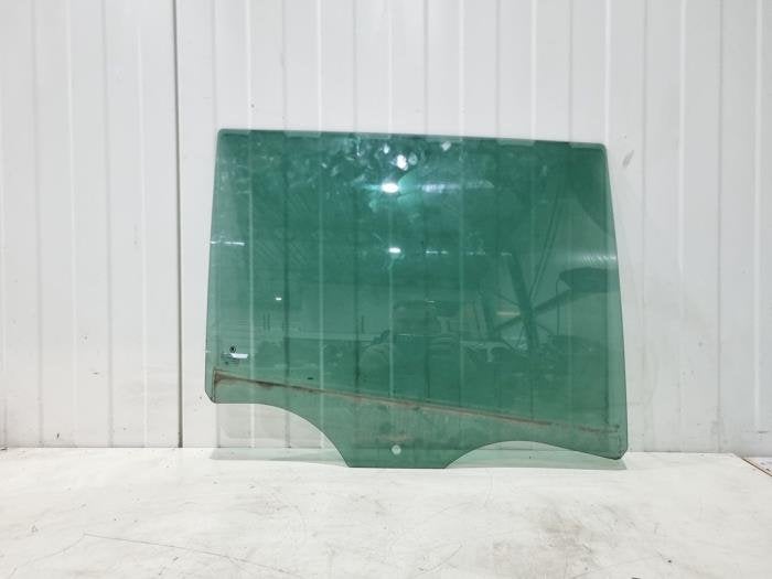 Vitre portière 4portes arrière droite d'un Skoda Fabia, Autos : Pièces & Accessoires, Vitres & Accessoires, -, 3 mois de garantie