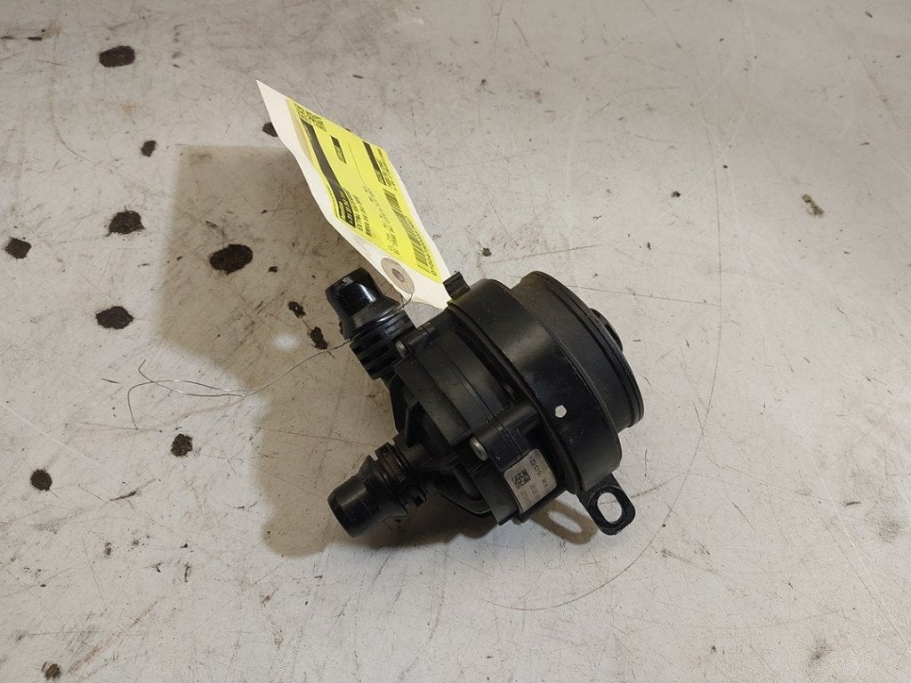 EXTRA EAU POMPE X4 (G02) (|8651287|11518651287|865128701|), Robert Bosch AG, Utilisé, BMW, Robert-Bosch-Allee 1
74232  Abstatt, DE