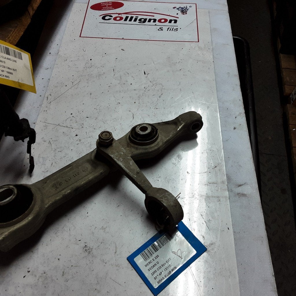 DRAAGARM RECHTS VOOR Mercedes-Benz E (W211) (A2113203889), Gebruikt, Mercedes-Benz, Mevr. I. Hauben, Rue de l'Espoir 34 34
4030  GRIVEGNÉE, BE