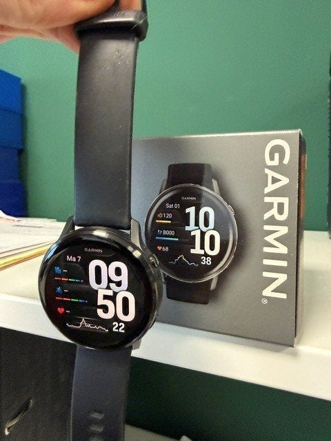 Garmin Venu 4 – Sporthorloge 45mm, Handtassen en Accessoires, Sporthorloges, Ophalen of Verzenden, GPS, Zo goed als nieuw, Zwart