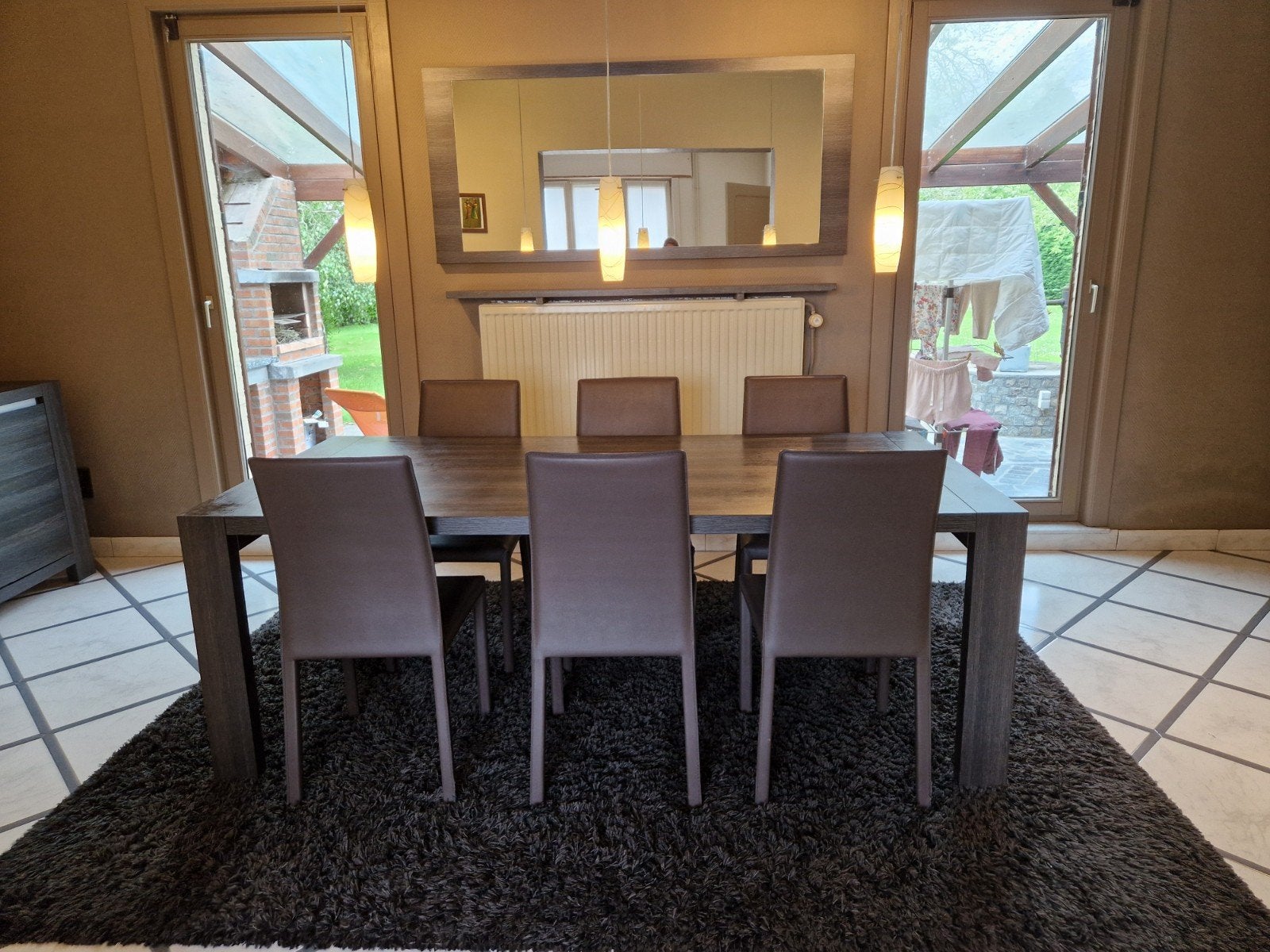 Eetkamer (1 tafel + 2 dressoirs + 1 spiegel), Huis en Inrichting, Stoffering | Vloerbedekking, Ophalen