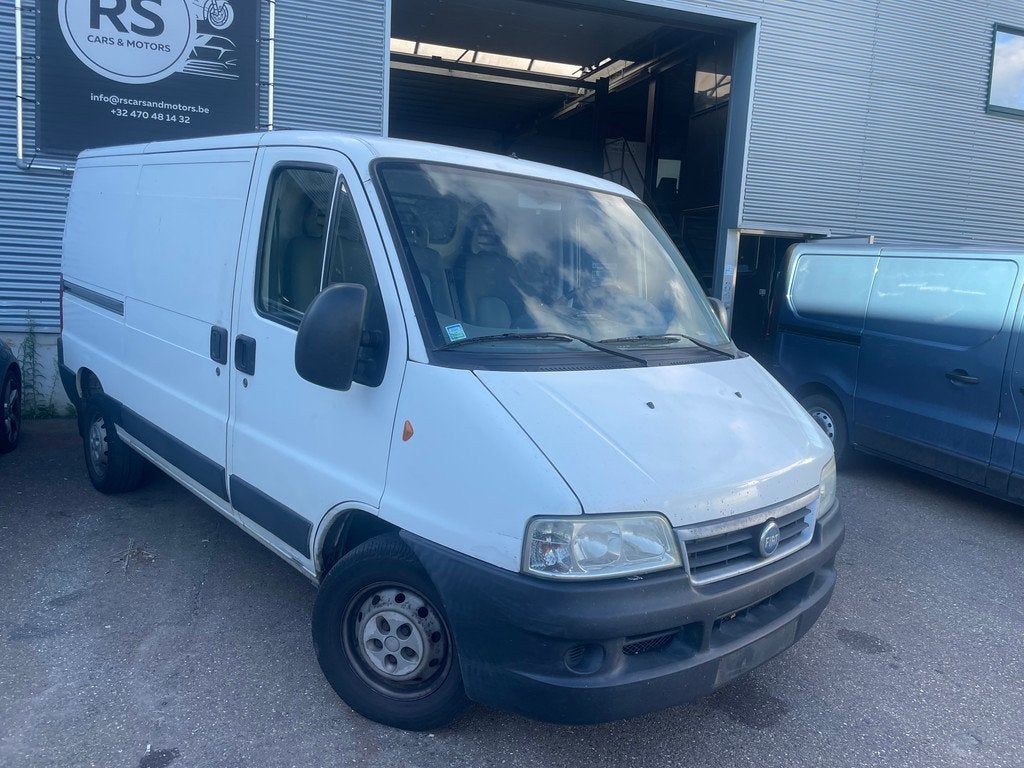 Fiat Ducato 2.3jtd/3zit/, Auto's, Fiat, Voorwielaandrijving, Stof, Gebruikt, Zwart