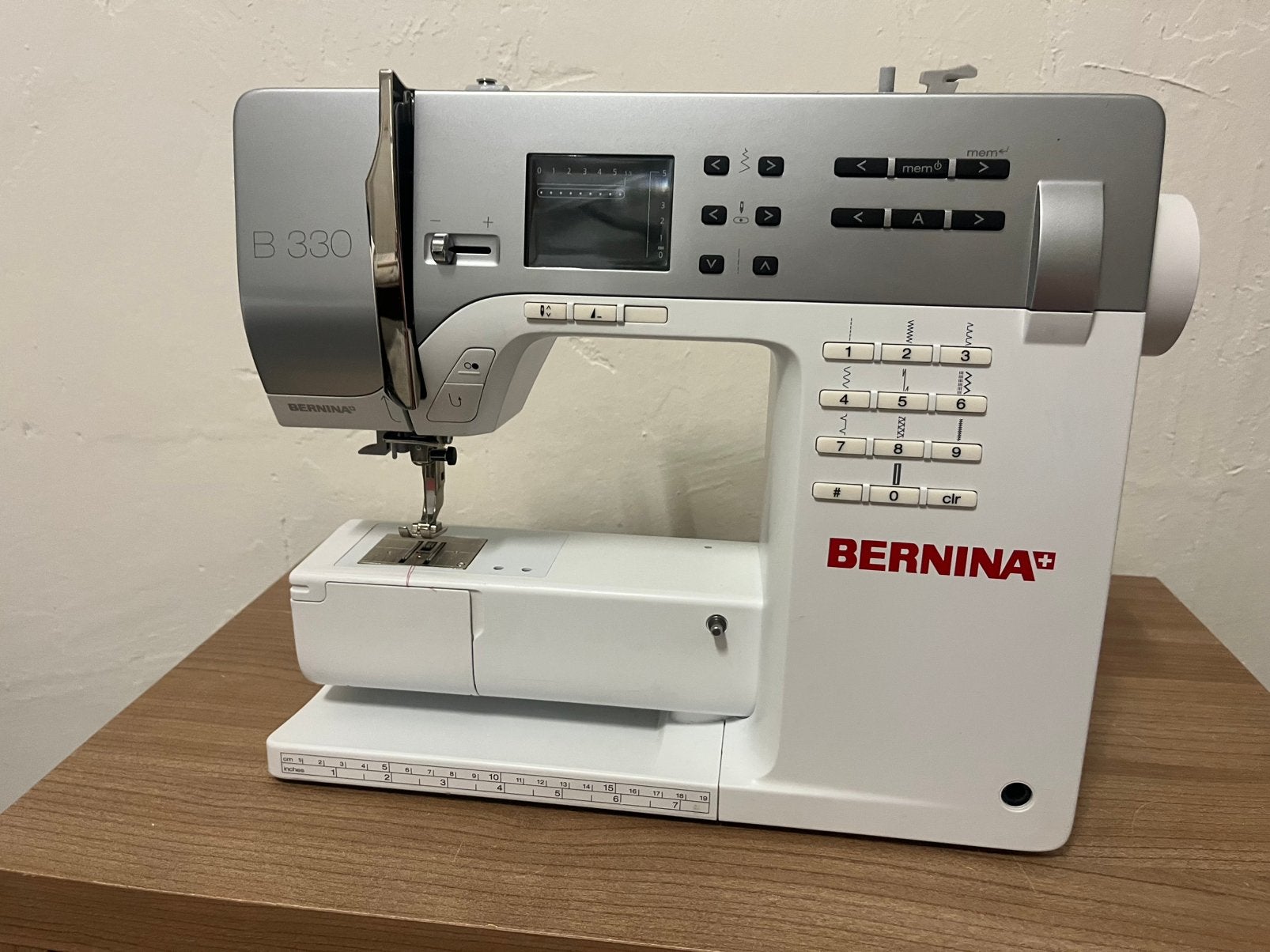 Bernina B330 goed werkende Naaimachine, Ophalen of Verzenden, Zo goed als nieuw, Naaimachine, Bernina