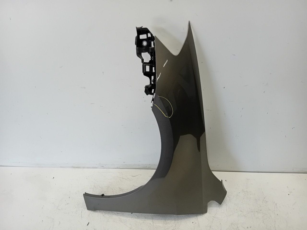 Spatbord links voor Volkswagen Golf, Auto-onderdelen, Onderdelen@venauto.nl, Van der Ven Autorecycling B.V., Gebruikt, Ettenseweg 76, 4706 PB Roosendaal, The Netherlands
