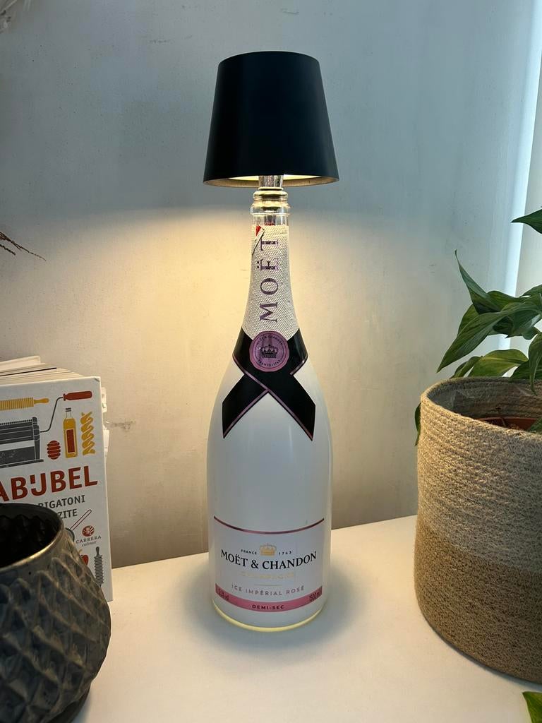 Lamp Moët & Chandon, Huis en Inrichting, Ophalen, Zo goed als nieuw