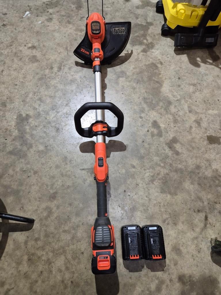 Black + decker bosmaaier accu, Ophalen, Accu