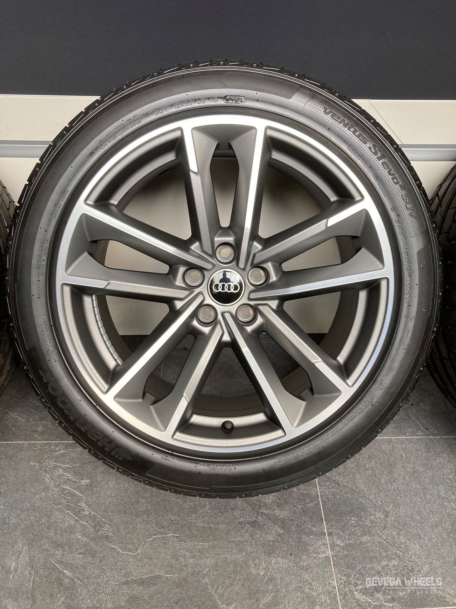 19” originele Audi Q3 F3 velgen + banden 5x112 83A601025B, Autos : Pièces & Accessoires, Pneus et Jantes, Véhicule de tourisme