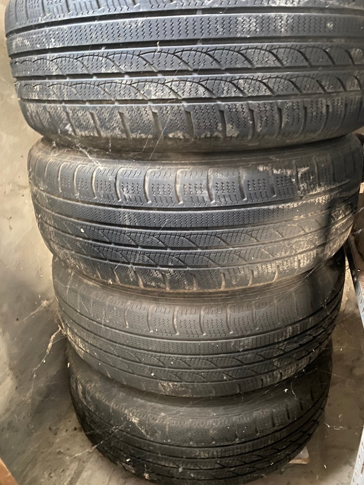 Winterset Nissan Qashqai 215/60r17, Auto-onderdelen, Banden en Velgen, Ophalen