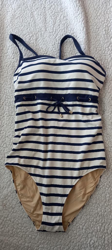 Maillot de bain rayé bleu blanc élégant Marie Jo taille 75 D, Vêtements | Femmes, Vêtements de Bain & Maillots de Bain, Comme neuf