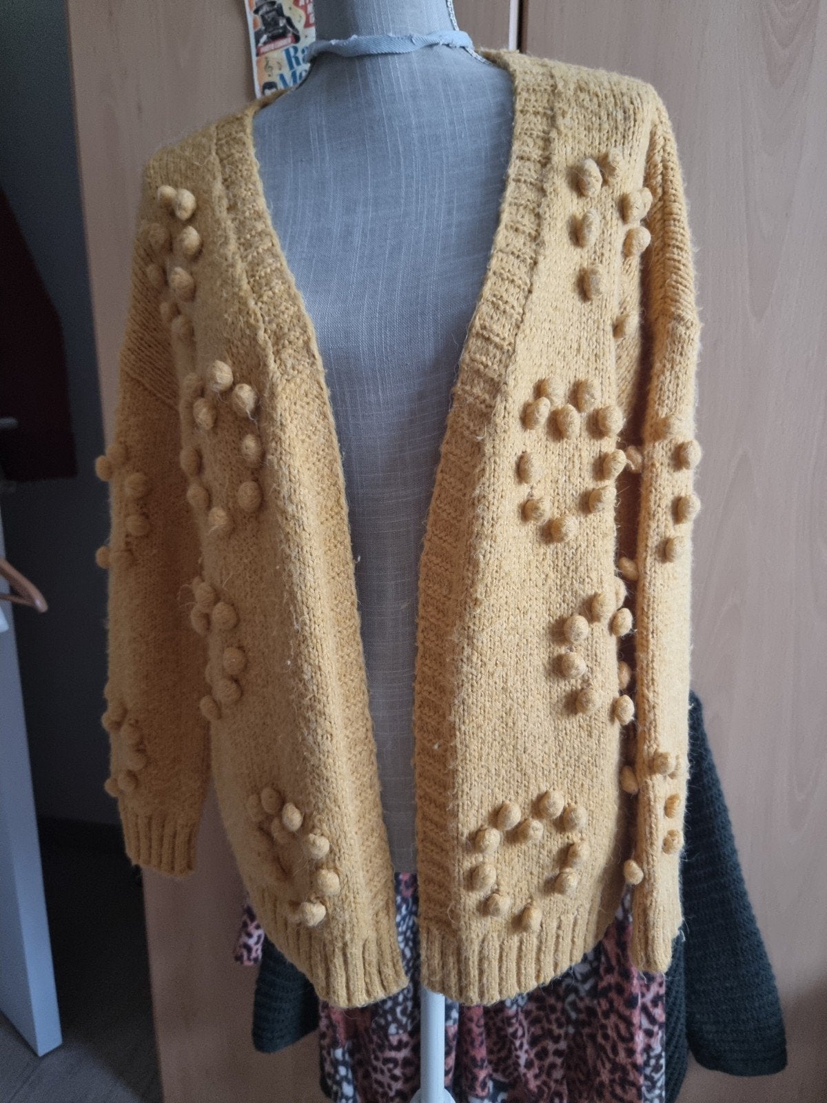 May by Shining Star cardigan  – mosterdgeel – top staat –, Geel, Maat 42/44 (L), Zo goed als nieuw, May by Shining Star