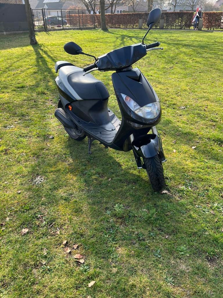 Peugeot vivacity 50cc, Ophalen, Tweetakt, Klasse A (25 km/u), Zo goed als nieuw
