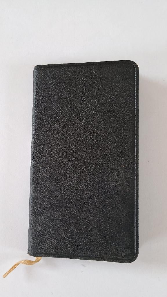 Petit missel de 1905 en cuir, Collections, Religion, Enlèvement