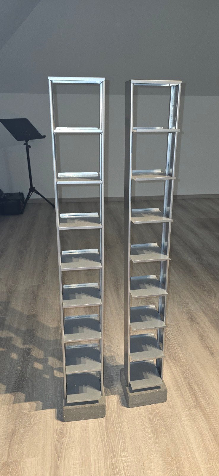 Twee cd-rekken, inox met stenen voet, Huis en Inrichting, Woonaccessoires | Cd- en Dvd-rekken, Ophalen, 75 tot 150 discs, Zo goed als nieuw