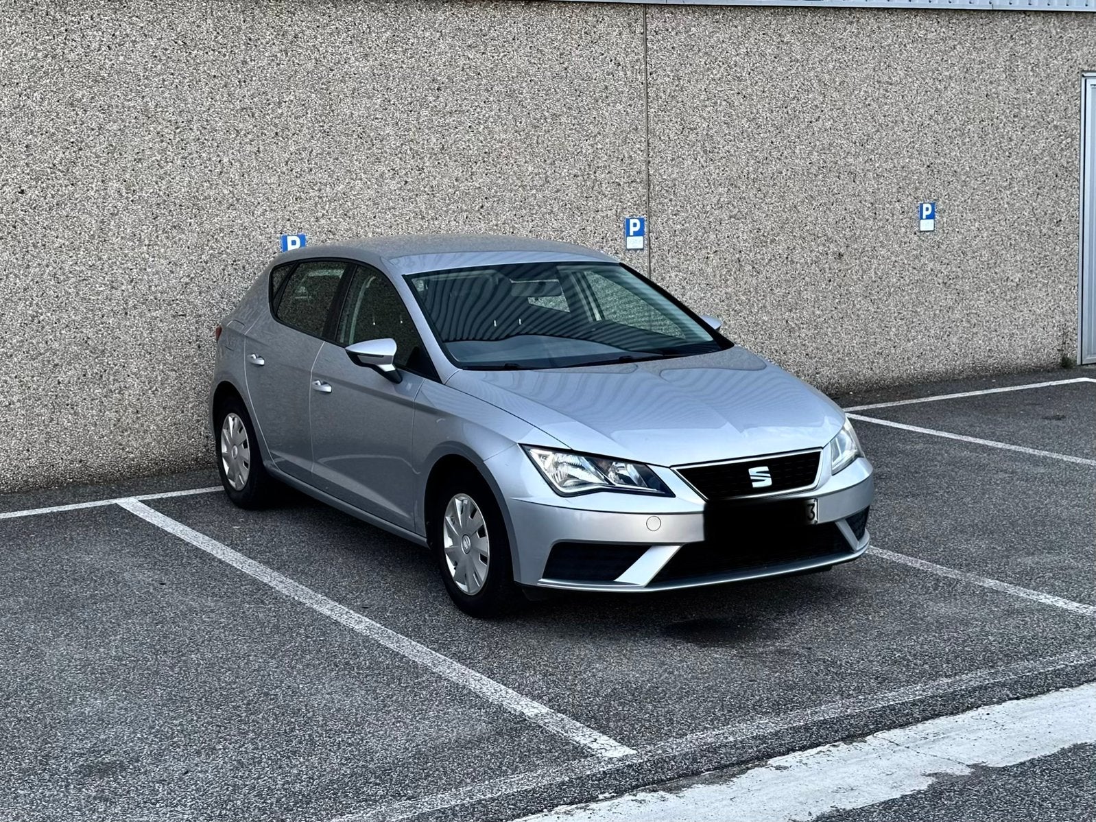 Seat Leon 2018 1.2benzine 127dkm rijd perfect goed onderhoud, Contacten en Berichten