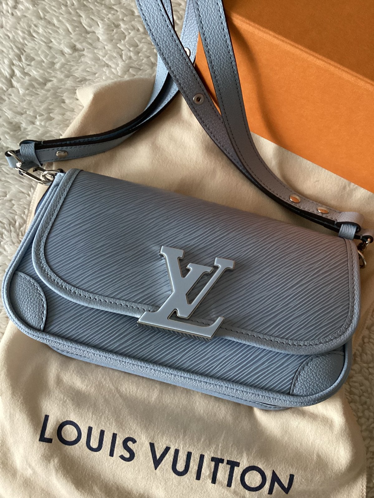 Louis Vuitton Buci NM in Epi-leer, Bijoux, Sacs & Beauté, Enlèvement, Comme neuf, Cuir