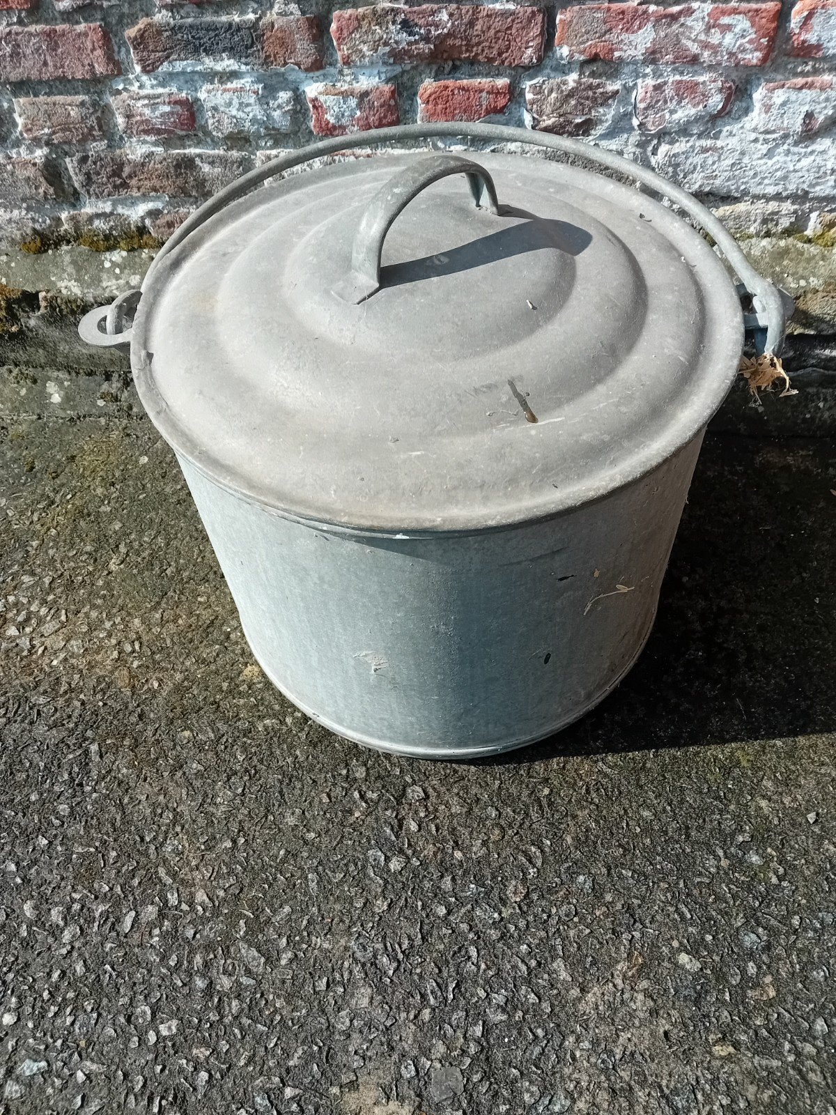 Zinken ketel +- 35 cm hoog, Enlèvement