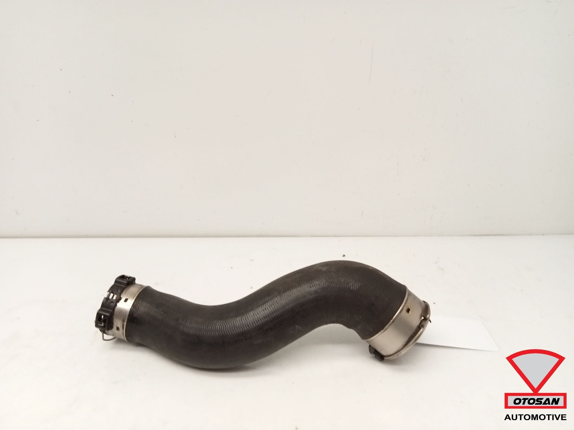 Mercedes Classe C W204 Turbocompresseur A2045284682, Mercedes-Benz AG, Mercedes-Benz, Utilisé, Mercedesstrasse 120
70372  Stuttgart, DE