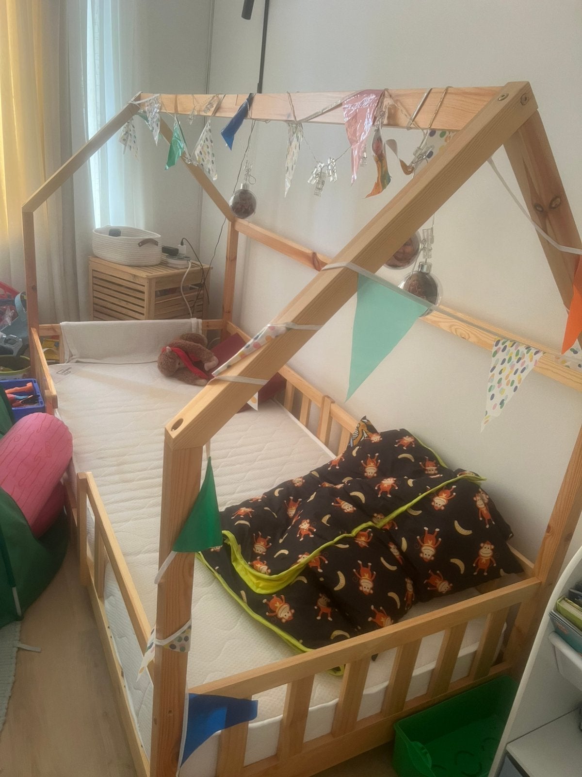 Kinderbed huisvorm te koop ( zonder matras), Ophalen, Zo goed als nieuw