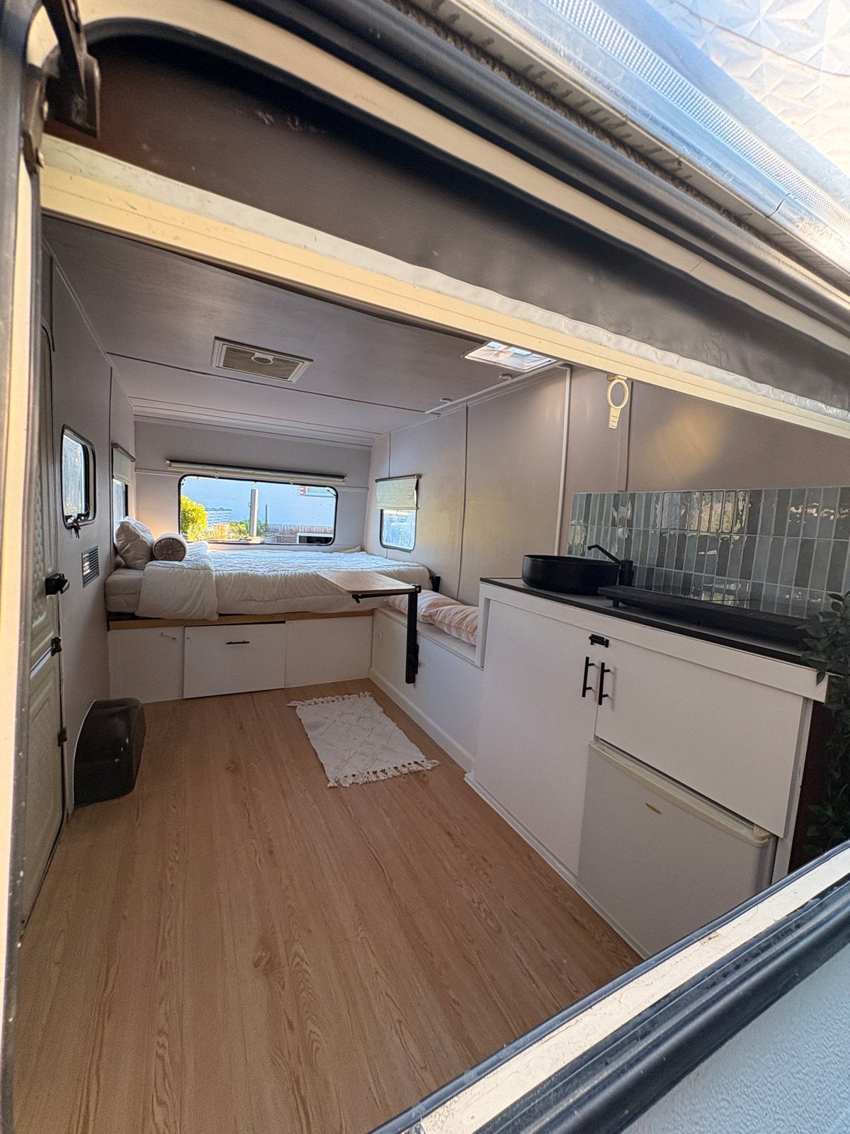 caravane entièrement rénovée (Digue) + auvent, Particulier, Réfrigérateur, 500 - 750 kg, Jusqu'à 2