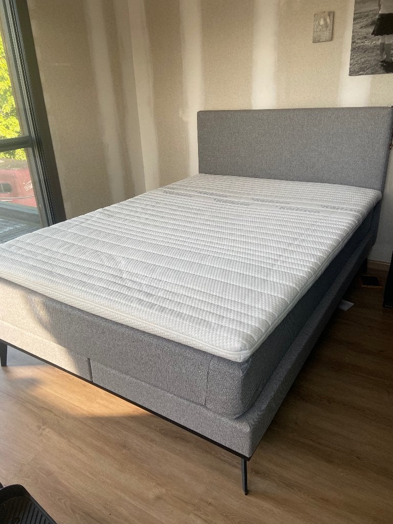 Bed + topper, Huis en Inrichting, Ophalen, Zo goed als nieuw, Twijfelaar