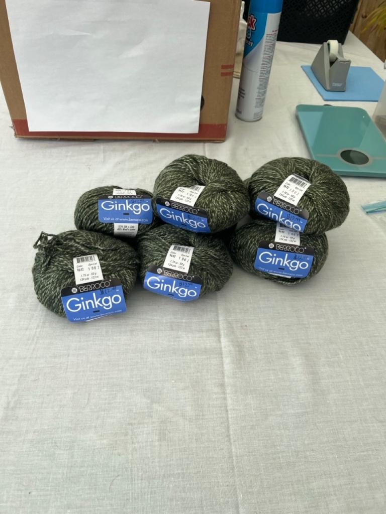 8 pelotes de laine à tricoter, Hobby & Loisirs créatifs, Enlèvement, Neuf, Tricot ou Crochet, Laine ou Fils