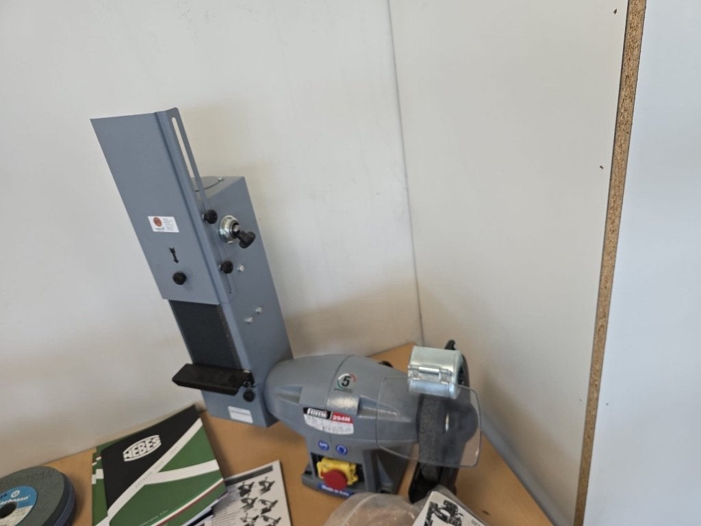 Combi Werkbank bandschuurmachine 850 Watt – 400V / opruiming, Doe-het-zelf en Bouw, Gereedschap | Schuurmachines, Nieuw, Bandschuurmachine