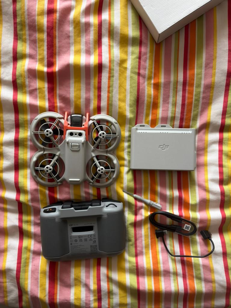 Dji neo, TV, Hi-fi & Vidéo, Drones, Enlèvement ou Envoi, Comme neuf, DJI