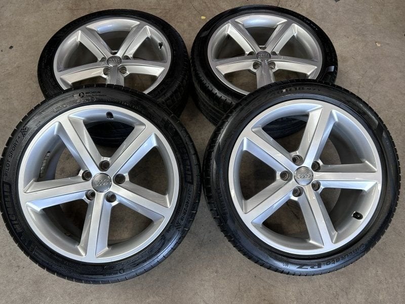 18 inch originele velgen + zomerbanden Audi A4 B8, Autos : Pièces & Accessoires, Pneus et Jantes, 245 mm, Pneus été, -