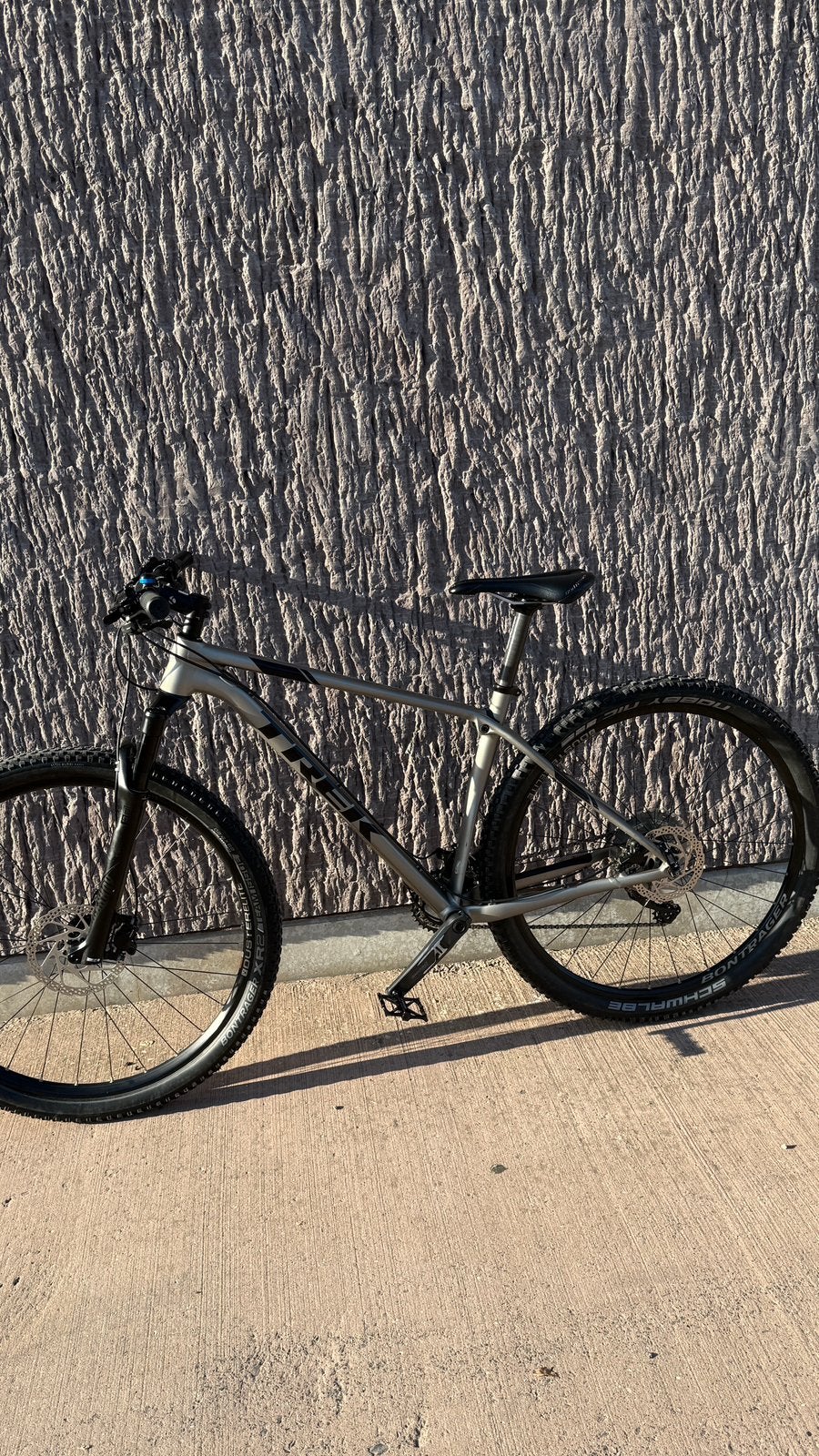Velo Trek Procaliber 8, Enlèvement, Suspension