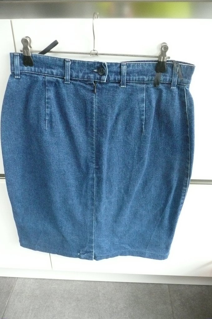 Jeansrok (K628), Kleding | Dames, Rokken, Maat 38/40 (M), Ophalen of Verzenden, Zo goed als nieuw, Onder de knie