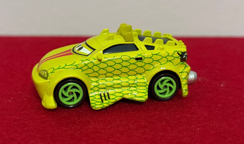 DISNEY CARS Komodo DieCast 1:55, Enlèvement ou Envoi, Voiture