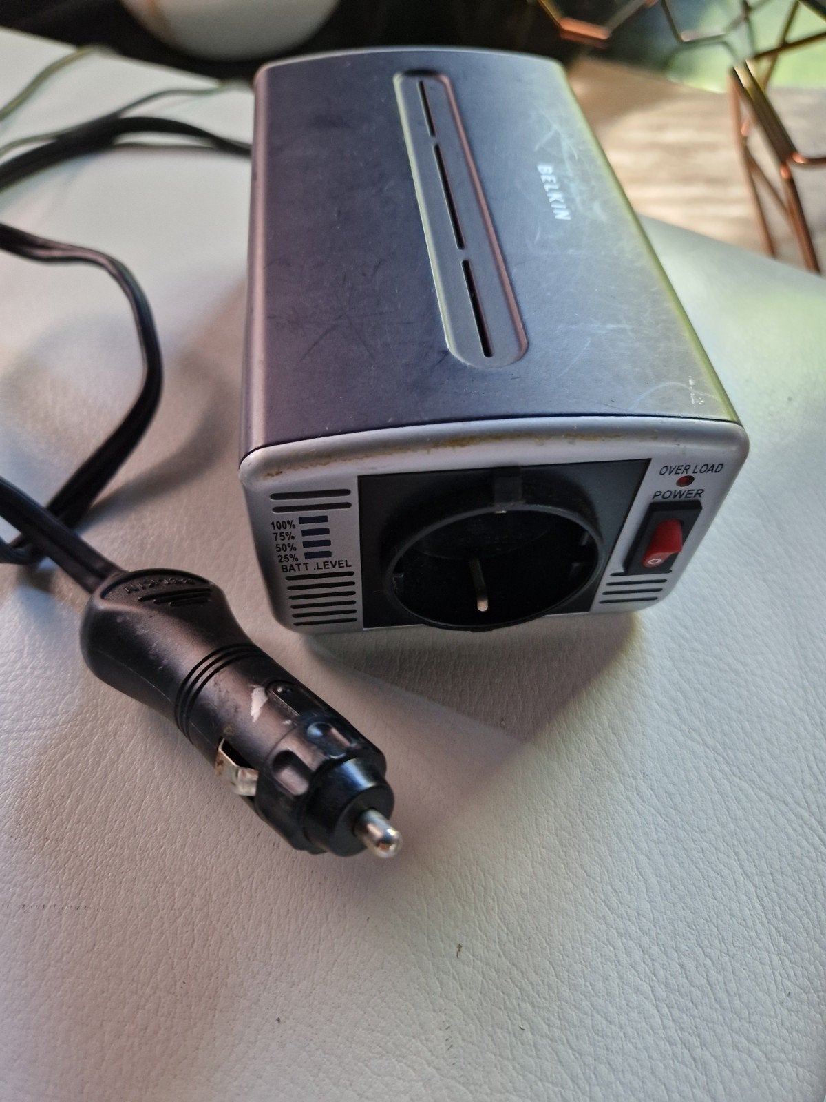 Voiture à onduleur 12 V à 230 V Belkin - en état de marche, Enlèvement